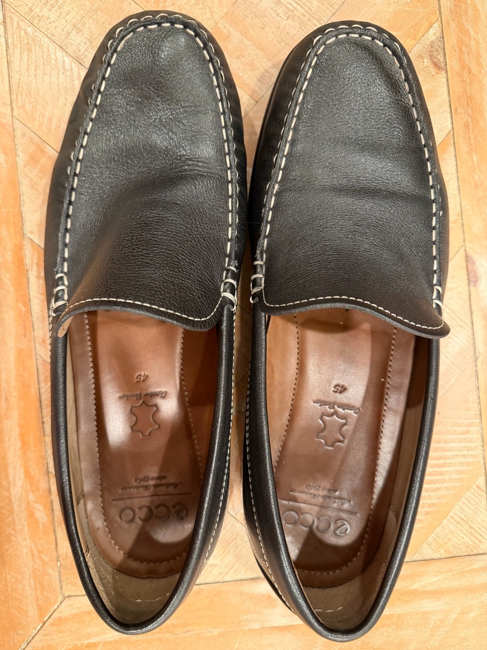 Ecco Black Leather Moc-Toe Slip-Ons with Contrast Stitching - VGUC
